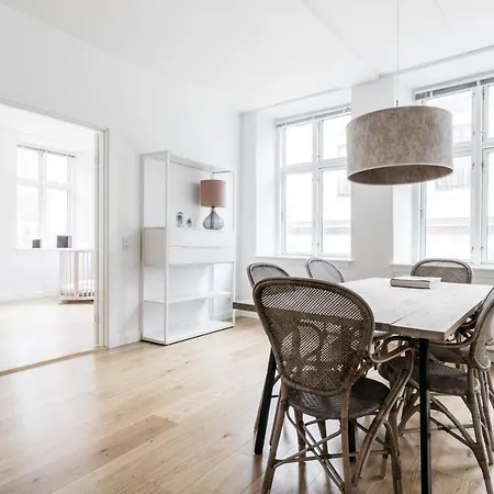 Apartment 3 Bedroom In The Heart Of *