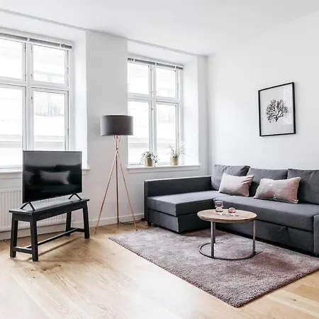3 Bedroom In The Heart Of Apartment *